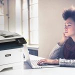 Imprimante multifonction Xerox® B305 bureau femme Imprimante multifonction Xerox® B315 bureau femme