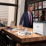 xerox-imprimante-couleur-xerox-c310-gallery3-800x500-fr Imprimante couleur Xerox® C310 personne bureau